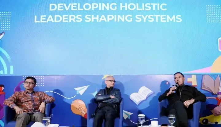 GITA WIRJAWAN HIGHLIGHT DISTRIBUSI KOGNITIF DAN REFORMASI GURU DEMI INDONESIA EMAS 2045