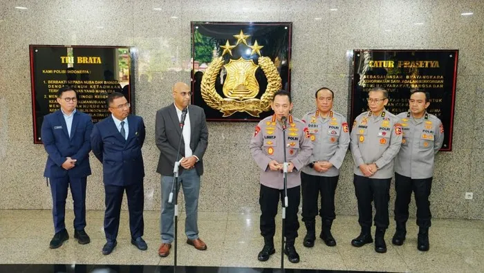 SMA KEMALA TARUNA BHAYANGKARA POLRI RAIH SERTIFIKAT INTERNATIONAL BACCAULAREATE DIPLOMA PROGRAMME BERTARAF GLOBAL