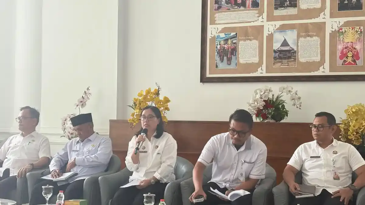 SELURUH SMA, SMK, DAN SLB NEGERI DI SUMUT KINI TERHUBUNG LISTRIK DAN INTERNET STARLINK