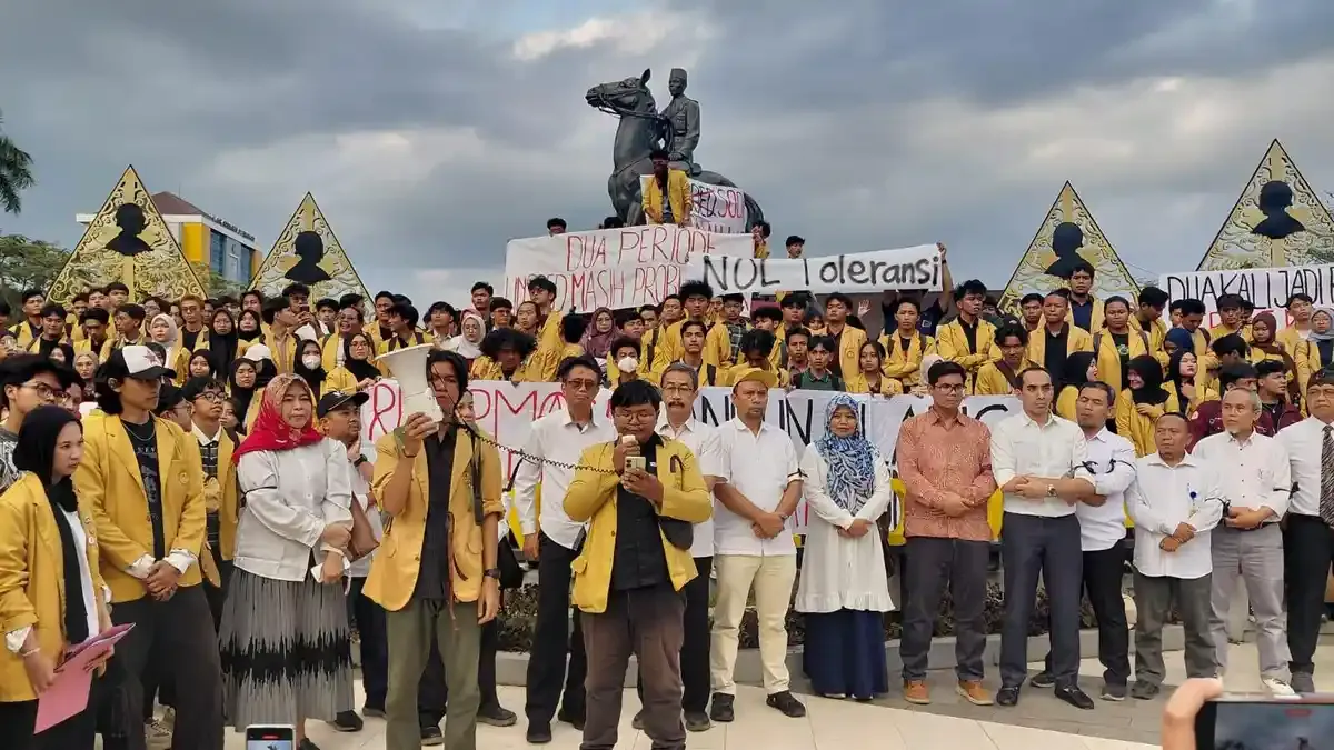 BABAK BARU KASUS KORUPSI UNSOED : MAHASISWA GELAR AKSI, PLT REKTOR SEPAKATI 8 POIN TUNTUTAN